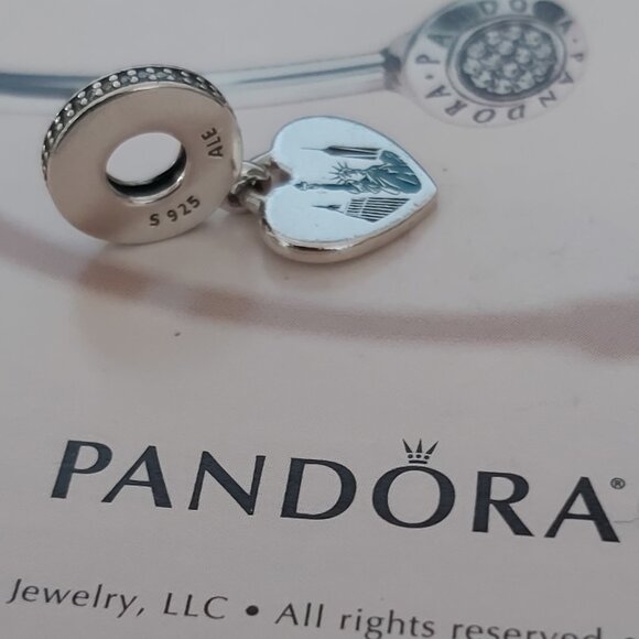 USED Pandora NYC Cityspace, New York City Liberty Heart Pendant charm - Picture 2 of 7